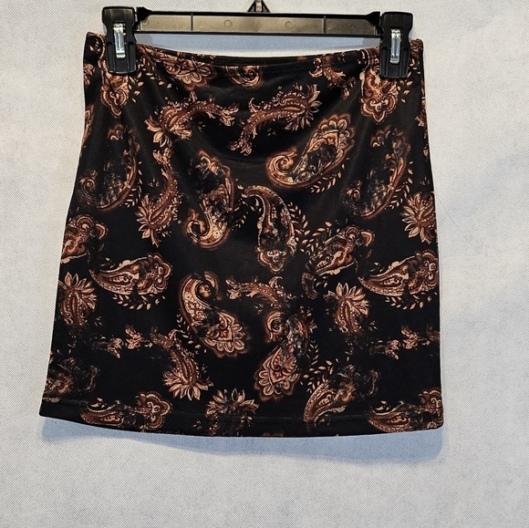 Shein Fully Lined Sheer Paisley Mini Skirt 95% Polyester 5% Elastane Size M - Picture 4 of 5